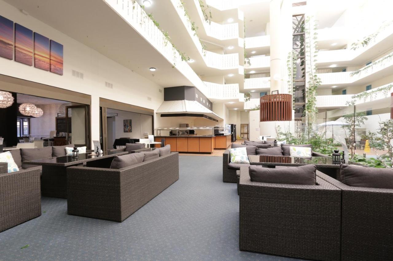 Atrium Hotel Mandurah Buitenkant foto